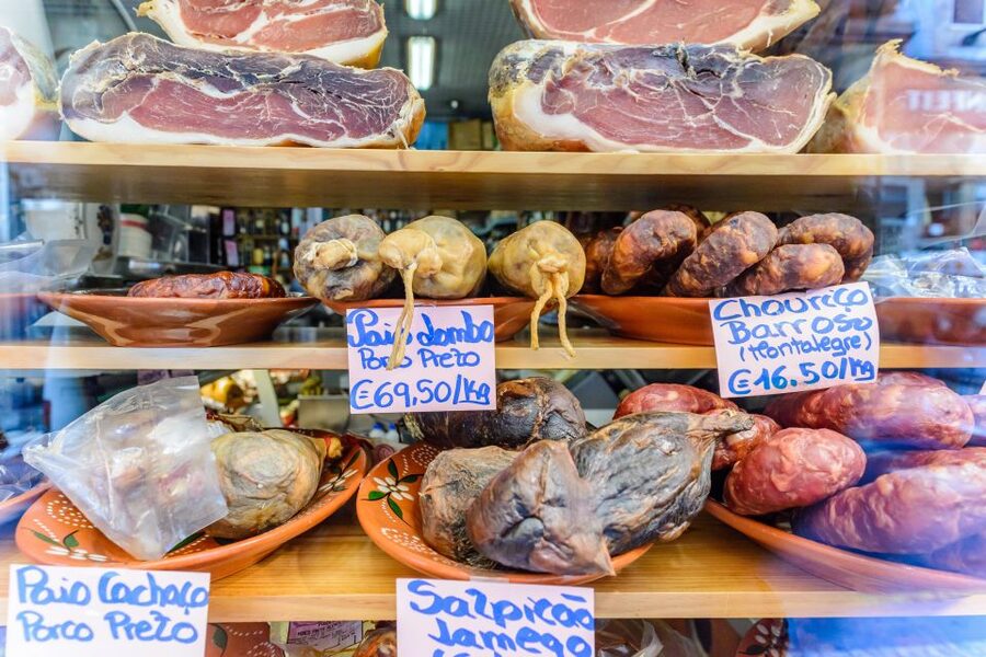 Porto: Delicious Food and Wine Walking Tour - Cafés and taverns where Porto eats