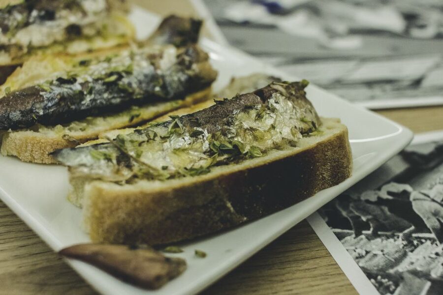 Porto: Evening Local Food Crawl with Drink Pairings - Key points to know before you book