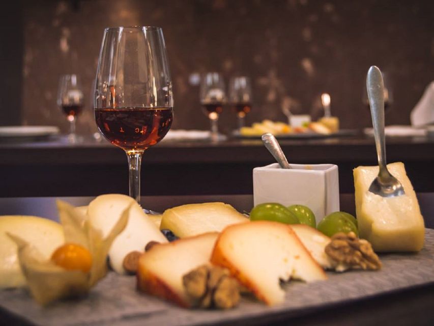 Porto: Private Walking Food Tour with Tastings - Key points to know before booking