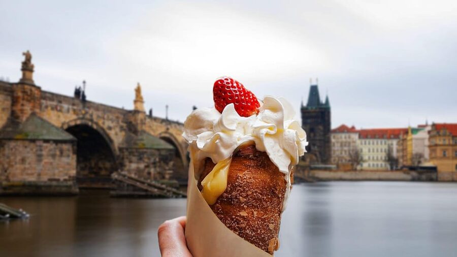 Prague: Guided Street Food Walking Tour - How much food you actually get