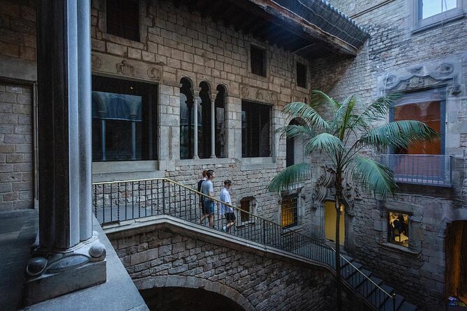 Private Barcelona Art and Tapas Walking Tour with Picasso Museum - Key points at a glance