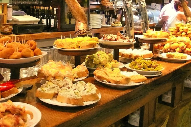 Private Barcelona Art and Tapas Walking Tour with Picasso Museum - Why combine Picasso with tapas?
