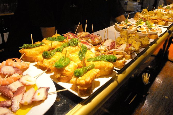 Private Barcelona Art and Tapas Walking Tour with Picasso Museum - Pintxos in El Born