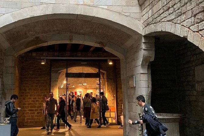 Private Barcelona Art and Tapas Walking Tour with Picasso Museum - Spanish and Catalan meat dishes to finish
