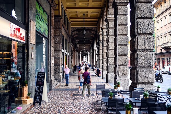 Private Bologna Food & Market Tour with 6 Tastings & Wine - San Petronio and the route toward Santo Stefano