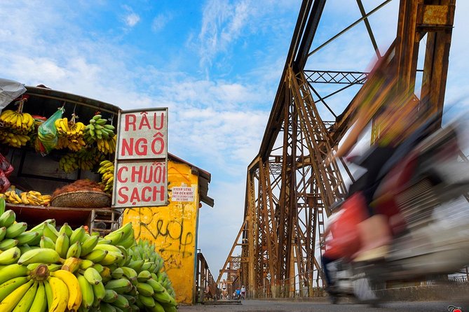 Private Hanoi Motorbike Sightseeing and Food Tour - Two hours of street food in the Old Quarter