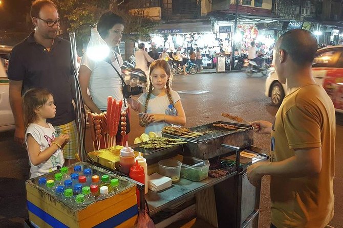 Private Hanoi Street Food Walking Tour With Real Foodie - Meeting your guide in the Old Quarter