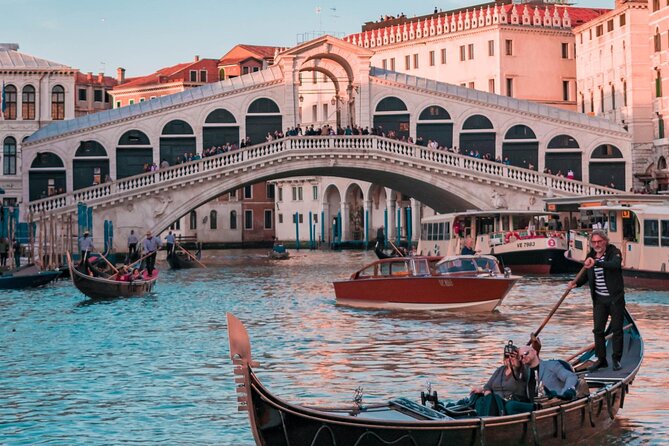 Private Secret Venice Tour; Rialto Market, San Polo & Food and Wine tasting - Cicchetti and wine at a neighborhood osteria