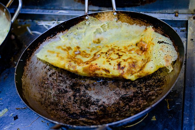 Private Street Food Evening Walking Tour in Ho Chi Minh City - Why an evening food tour works so well in Ho Chi Minh City