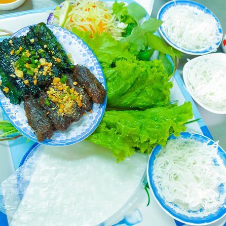 Private Street Food Evening Walking Tour in Ho Chi Minh City - The flower market and other useful detours