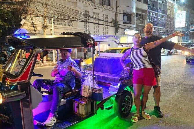 Private Tuktuk Authentic Food Tour (Chinatown-Flower Market) - Riding through Chinatown after dark