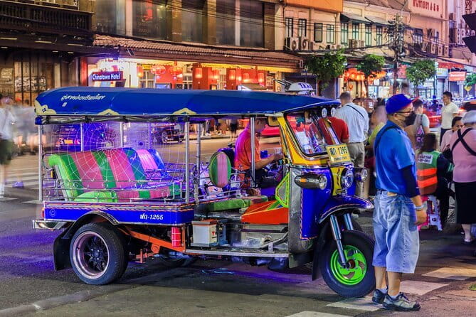 Private Tuktuk Authentic Food Tour (Chinatown-Flower Market) - Optional rooftop drinks and a longer temple visit