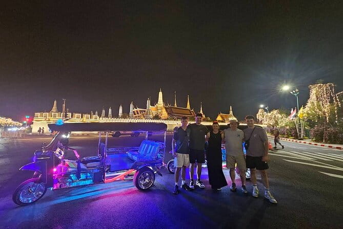 Private Tuktuk Authentic Food Tour (Chinatown-Flower Market) - Starting with food on Banthat Thong Road