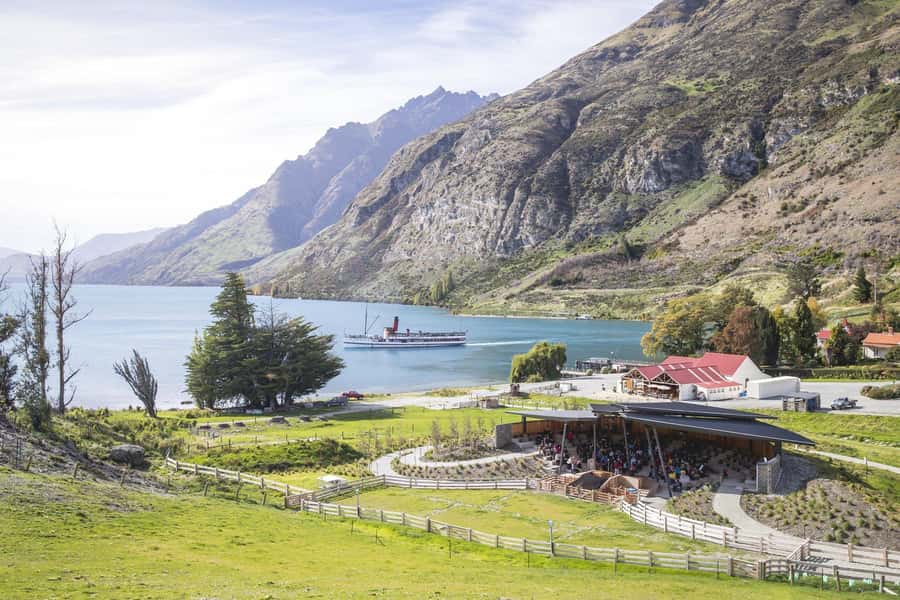 Queenstown: Walter Peak Gourmet BBQ & Lake Whakatipu Cruise - Sheep shearing, farm dogs, and the working-farm show