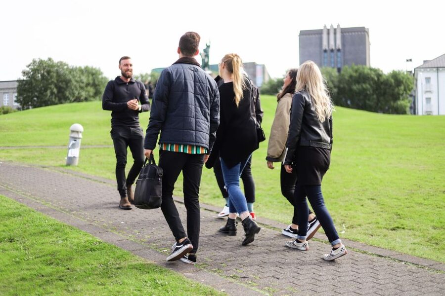Reykjavik: Evening Icelandic Food and Drink Tour - Who will enjoy this Reykjavik evening