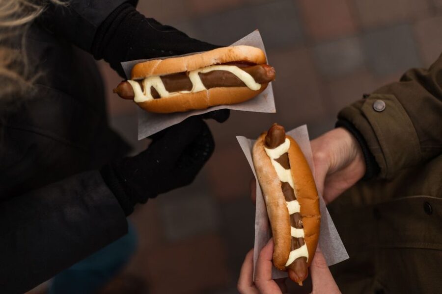 Reykjavik: Evening Icelandic Food and Drink Tour - Why the guides matter more than the menu