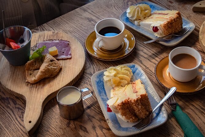 Reykjavik Food Walk - Local Foodie Adventure in Iceland - The food stops, from familiar to very Icelandic