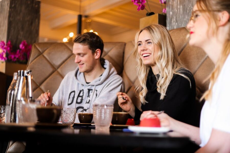 Reykjavik: Guided Foodie Walking Tour with 6 Tastings - First tastings: a useful introduction to Icelandic flavors