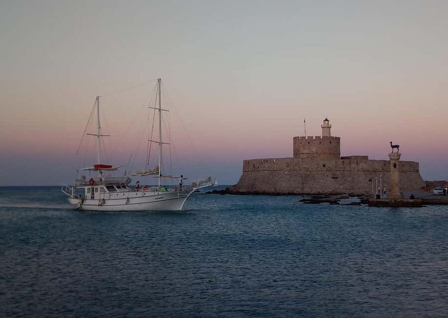 Rhodes: Sunset Cruise w/ Gourmet Buffet, Drinks & Live Music - What the $89 price really covers
