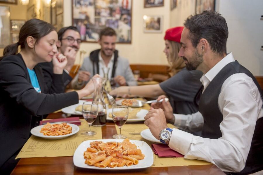 Rome: Food Tour and Wine Tasting in a Traditional Trattoria - Group size and the social side