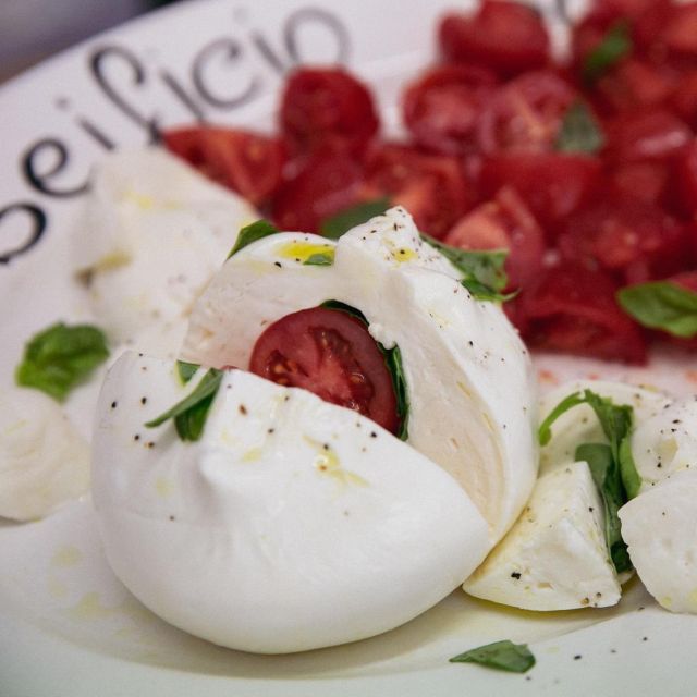 Rome: Food Tour near Vatican City with Wine - Why the guides matter so much