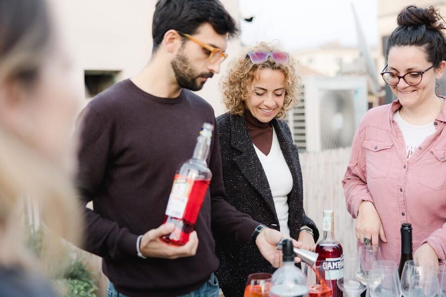 Rome: Food Tour of the Historic Center with Rooftop Spritz - Crossing into Trastevere for trapizzino