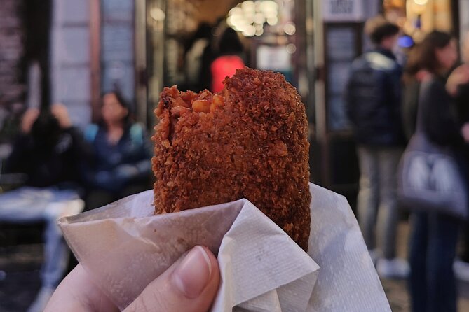 Rome Food Tour & Wine: Trastevere & Campo de' Fiori Like a Local - Crossing the Tiber with room to digest