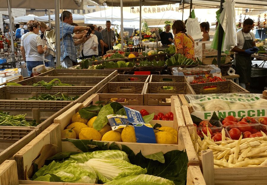 Rome: Food & Wine Tour of Campo de Fiori, Ghetto, Trastevere - Finishing with gourmet gelato