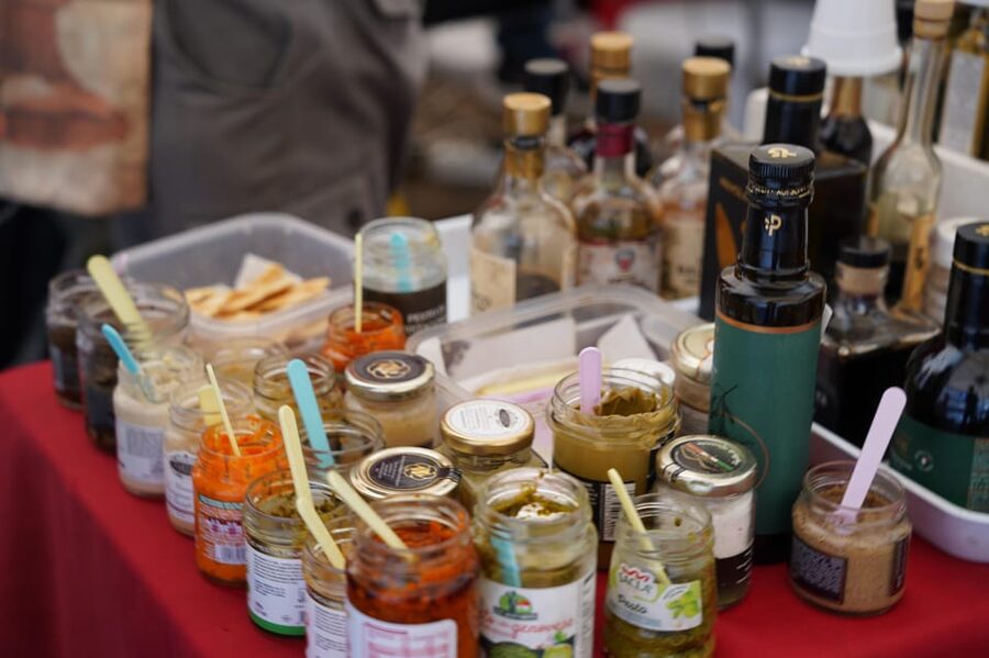 Rome: Guided City Food Tour by Vespa and Tastings - Coffee, Roman pizza, and trapizzino