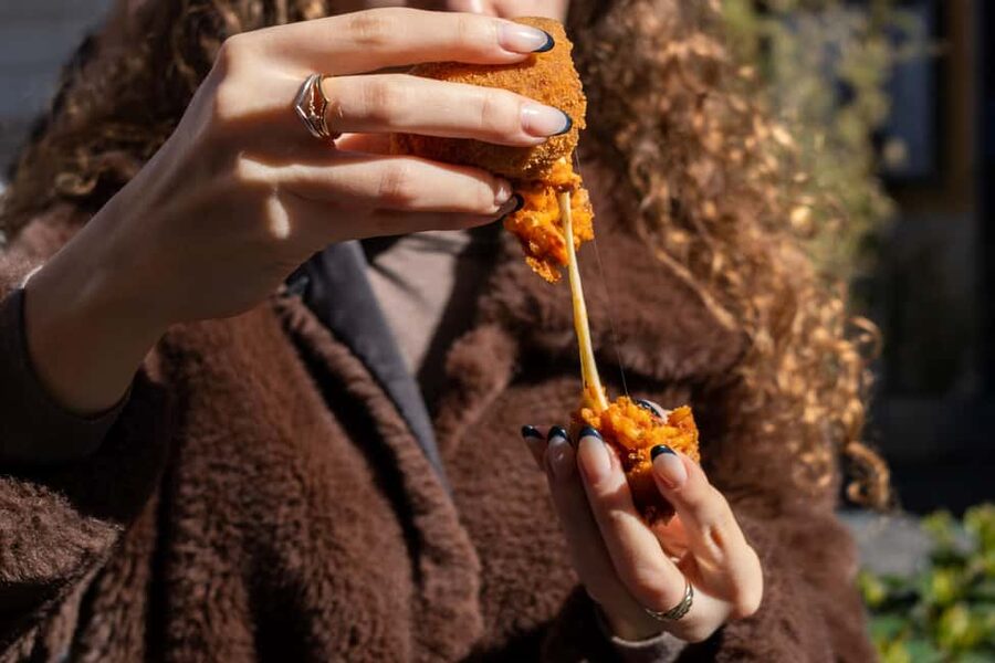 Rome: Guided Food Walking Tour with Wine in Trastevere - Alice Pizza Trastevere: a casual slice with a drink