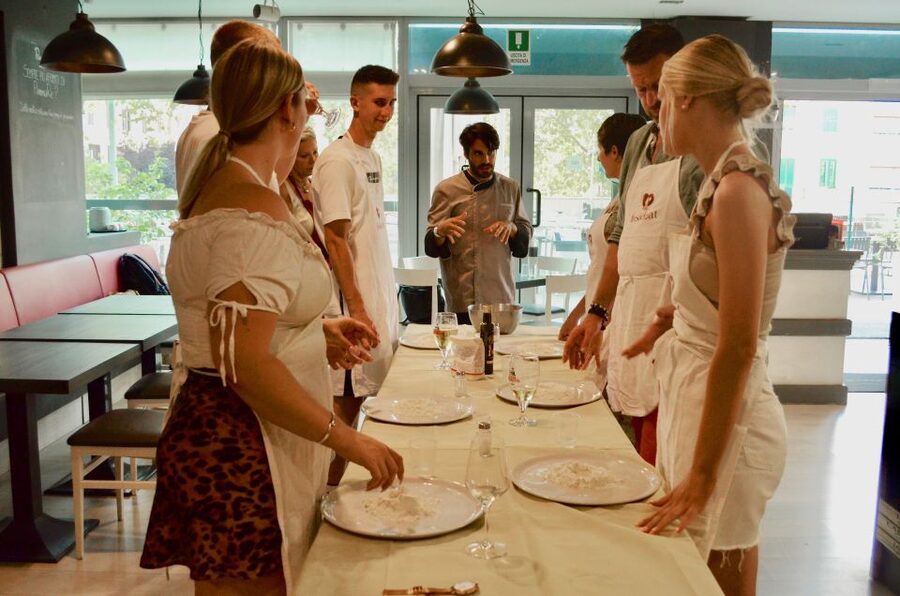 Rome: Hands-On Pizza Making Class near the Vatican with Wine - Eating Your Pizza With Wine