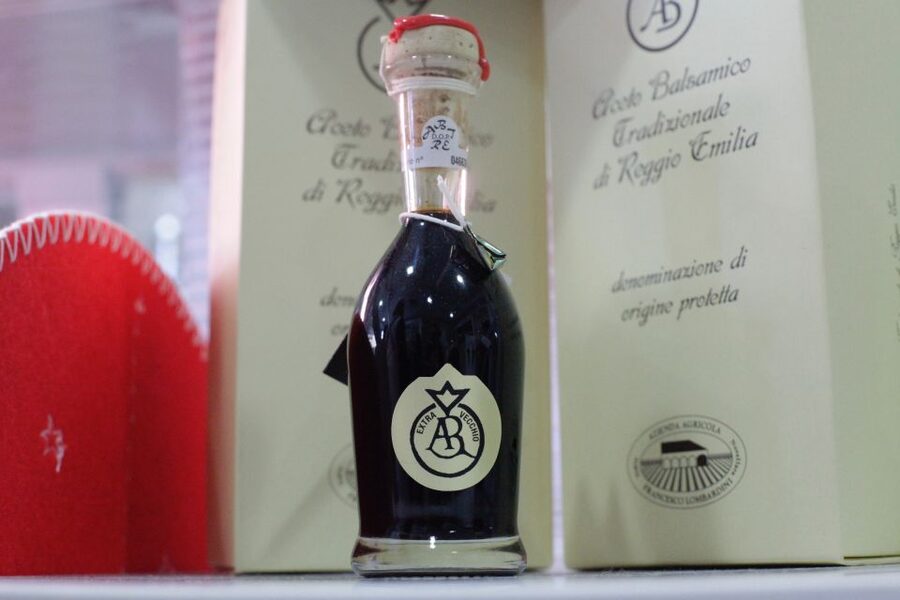 Rome: Italian Food and Wine Guided Tasting Experience - Wine is not an afterthought
