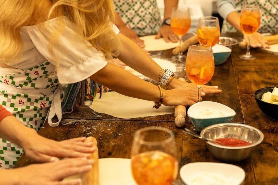 Rome: Pizza Making Cooking Class With Spritz Cocktails - Key points at a glance