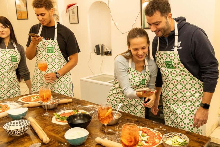 Rome: Pizza Making Cooking Class With Spritz Cocktails - The social side is part of the meal
