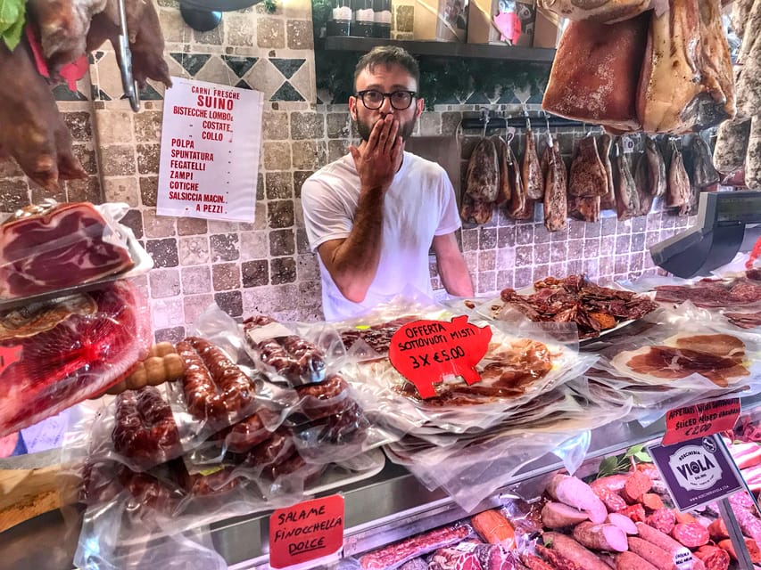 Rome Street Food: Delights at Campo dei Fiori & Ghetto Area - The guides make the history easy to follow