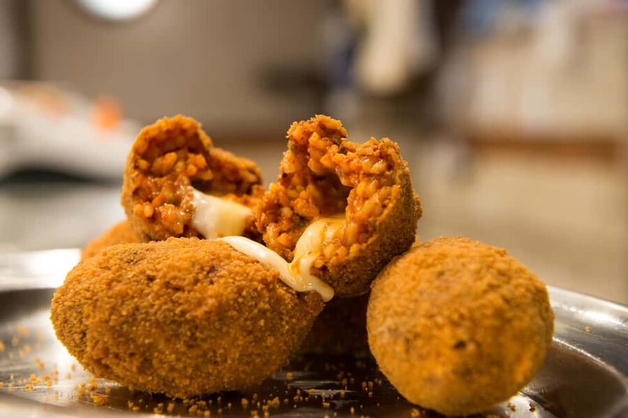 Rome: The Ultimate Trastevere Food Tour with a Local - Guides, group feel, and dietary needs