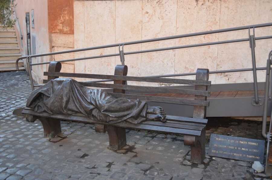 Rome: Trastevere and Jewish Ghetto Street Food Walking Tour - Tiber Island and Piazza in Piscinula