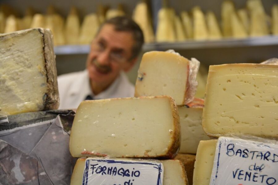 Rome: Trastevere Food and Wine Tasting Tour - Antica Caciara and the art of Italian cured meat