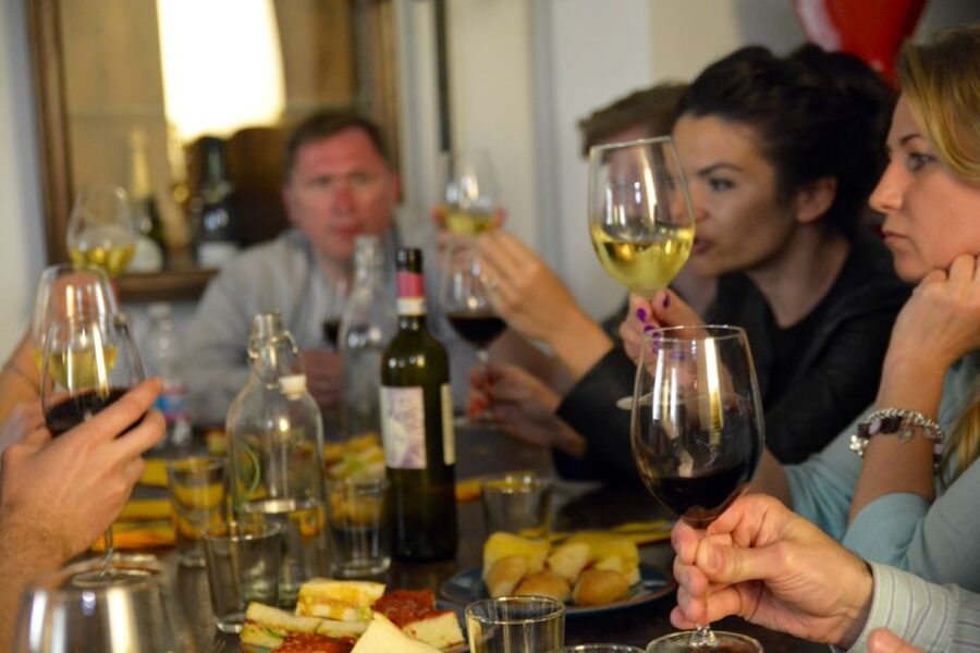 Rome: Trastevere Food and Wine Tasting Tour - Chef Günther’s unusual gelato finale