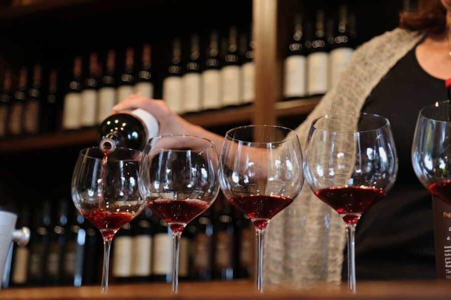 Rome: Trastevere Food and Wine Tasting Tour - Meeting the guide by Piazza Belli