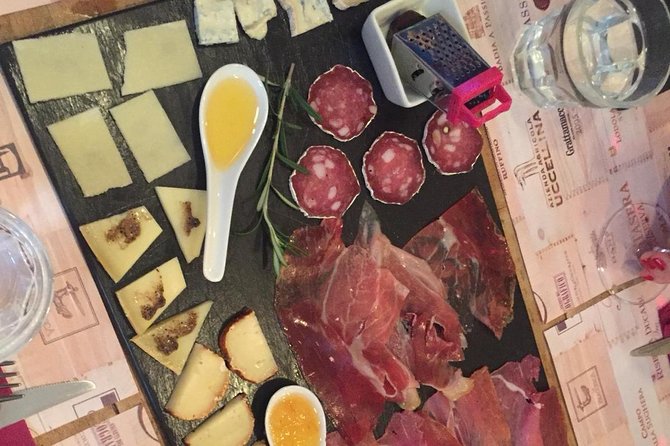 Rome: Trastevere Food tour with Free-Flowing Fine Wine - Homemade pasta with traditional Roman sauce