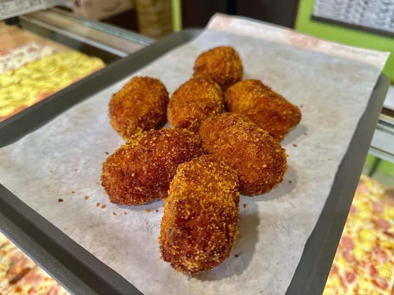 Rome: Trastevere Street Food Walking Tour with Local Expert - Piazza Trilussa and the social side of Trastevere