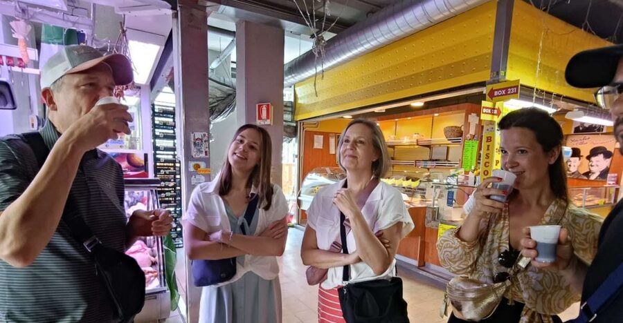 Rome: Vatican Street Food and Wine Tour with Farmers Market - Roman street food with regional wine