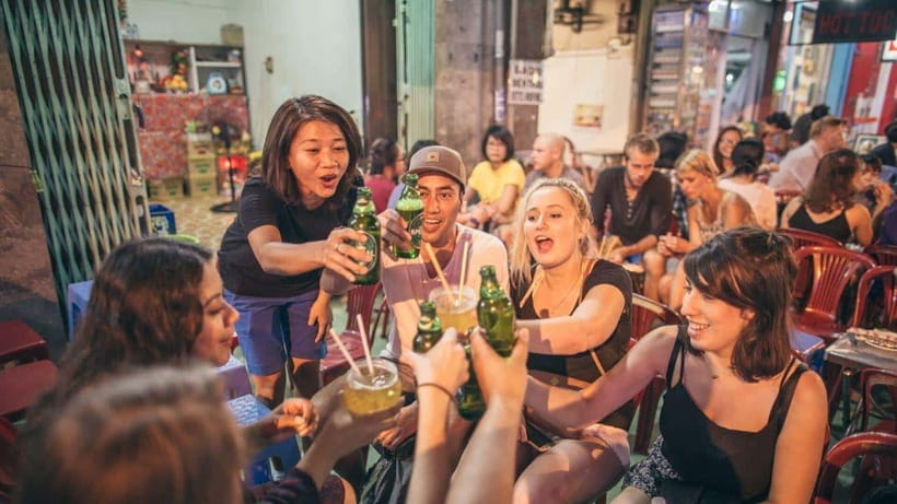 Saigon at Sunset: Ultimate Street Food Experience - Thien Hau Temple and a pause from the plates