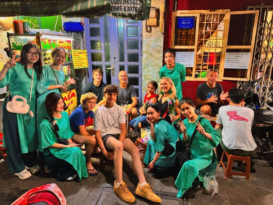 Saigon: Michelin Guide Food Tour with Ao Dai Female Riders - What the Michelin connection really tells you