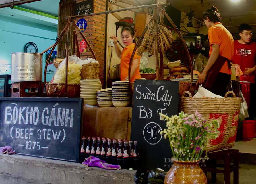 Saigon: Michelin Guide Food Tour with Ao Dai Female Riders - Is the $42 price good value?