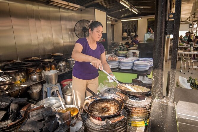 Saigon Night Bites on Foot: Local Vendors, Stories & Sweet Finish - Is $29 a fair price?