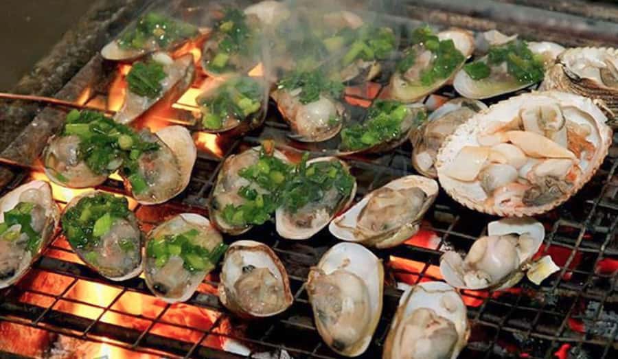 Saigon: Private Backstreets Walking Food Tour - A taxi ride to District 10 and Saigon bánh mì