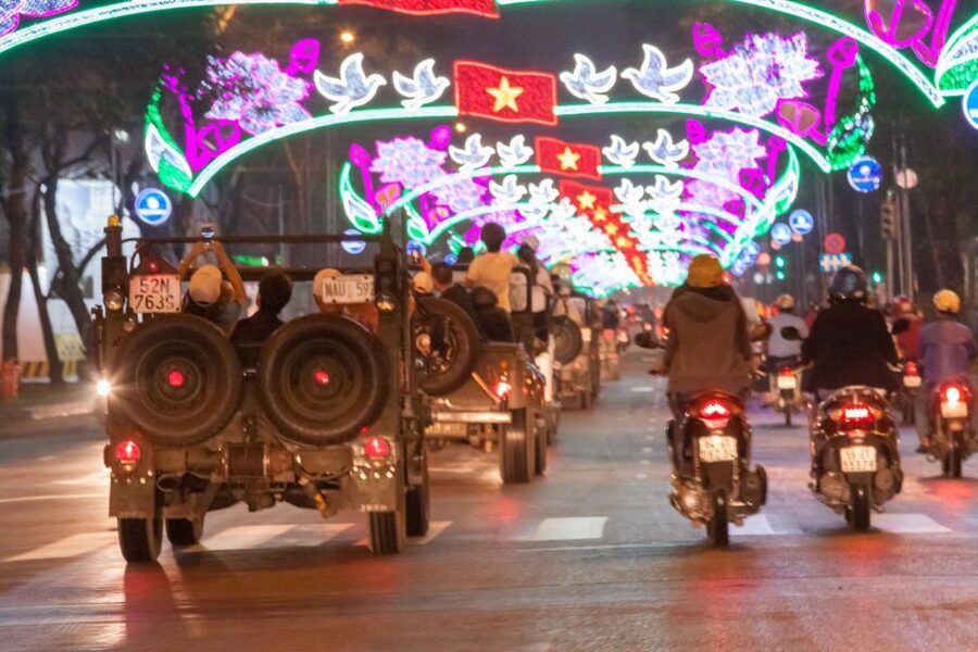 Saigon: Private Food Tour Discovery & City Tour by Jeep - Why a Jeep is a smart way to see Saigon at night