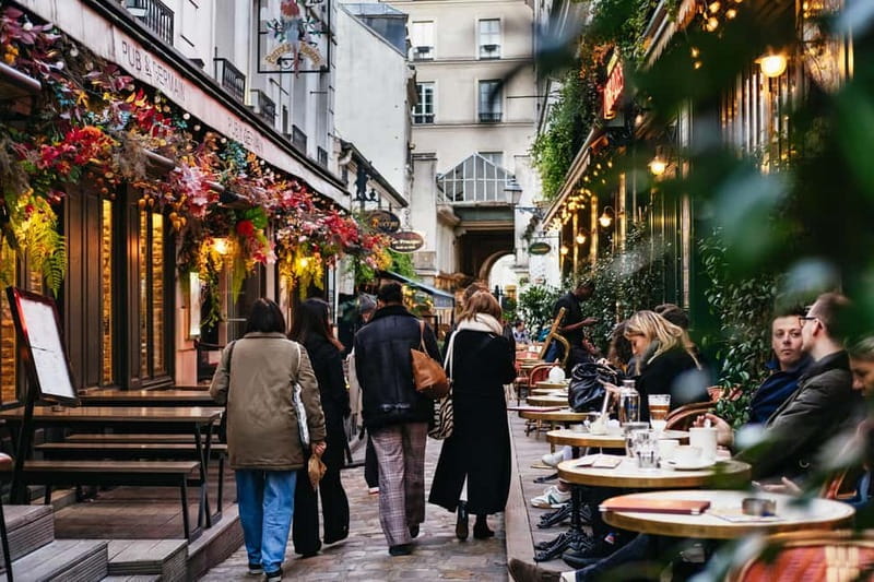 Saint-Germain: Gourmet Chocolate & Pastry Walking Food Tour - Stories of Saint-Germain between the bites